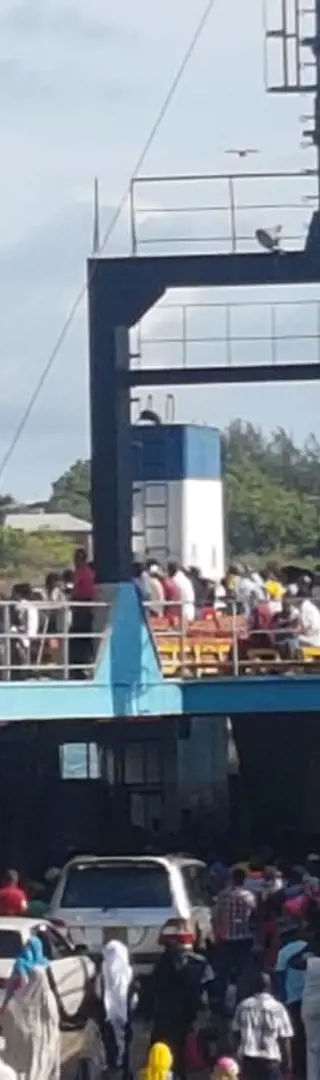 Fähre nach Diani